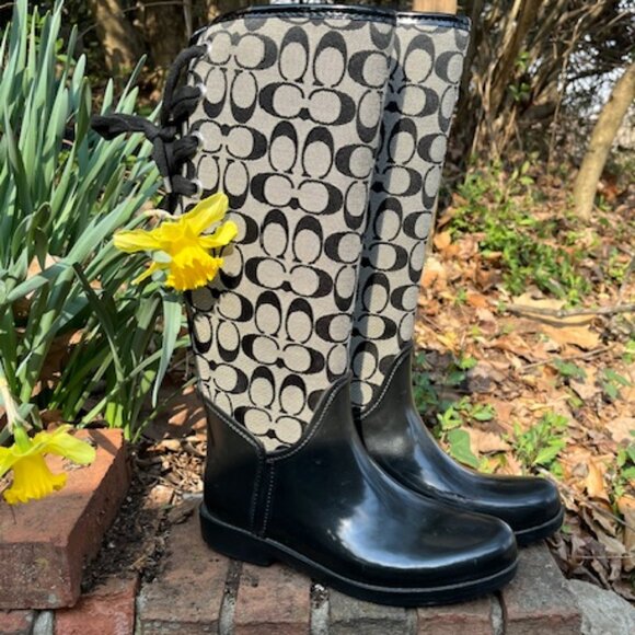 Tristee rain boots size 8 (damage on L) AMPUTEE or REPLACEMENT(R) - Picture 1 of 4